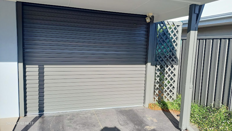 Ian's Garage Door Centre in Lonsdale